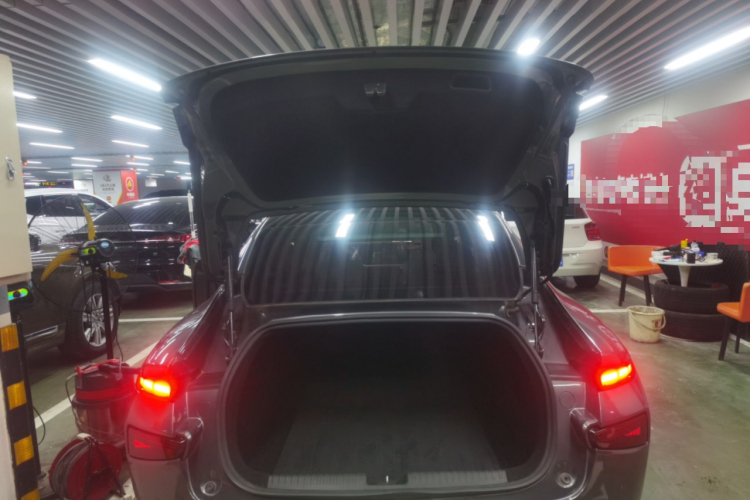 小鹏P7 2022款 586G机舱底盘23