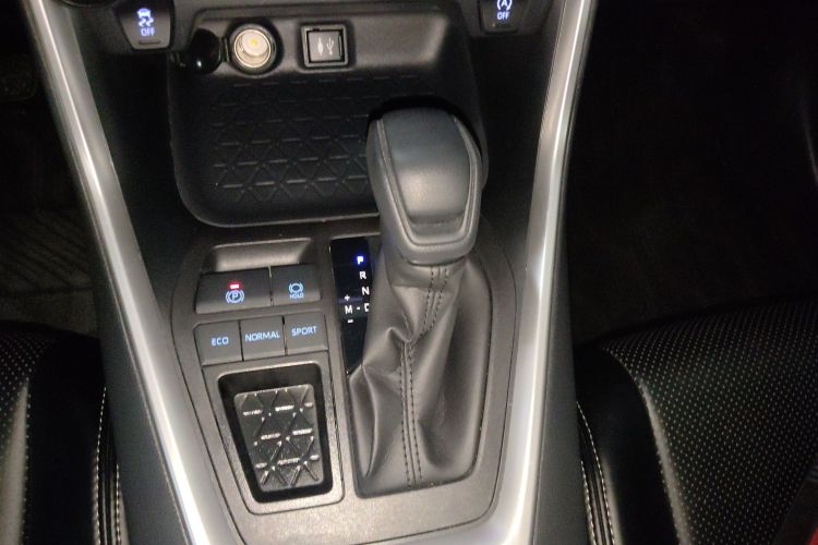 丰田 RAV4荣放 2020款 2.0L CVT两驱都市版局部细节18