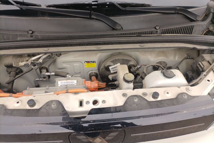 五菱汽车 宏光MINIEV 2022款 马卡龙时尚款 三元锂机舱底盘24