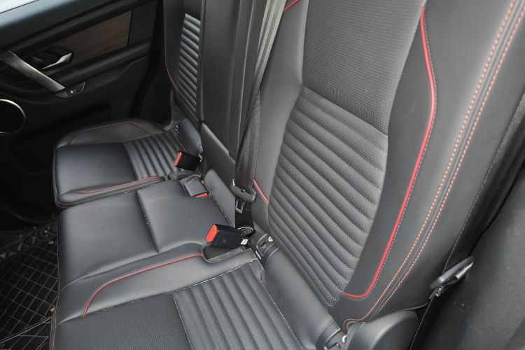 路虎 发现运动版 2020款 249PS R-Dynamic 性能科技版 7座中控内饰21