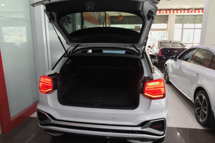 奥迪Q2L 2022款 35 TFSI 进取动感型机舱底盘23