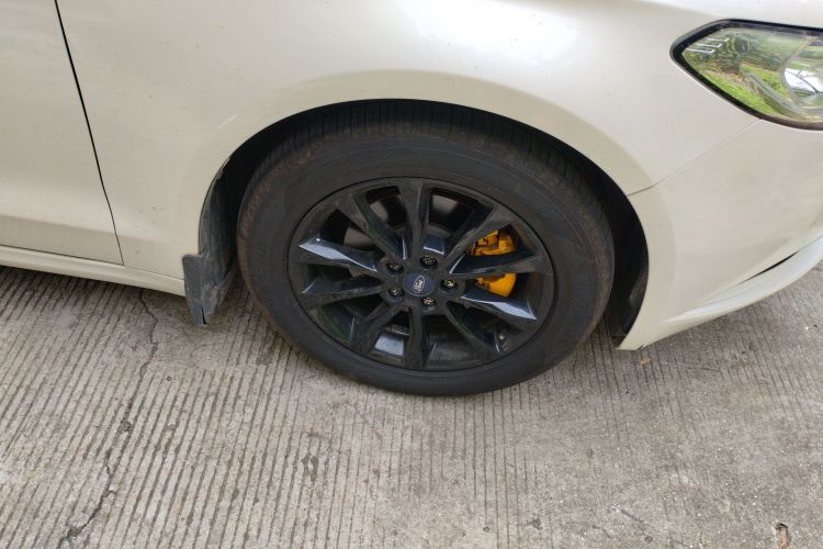 福特 蒙迪欧 2017款 EcoBoost 180 时尚型车身外观10