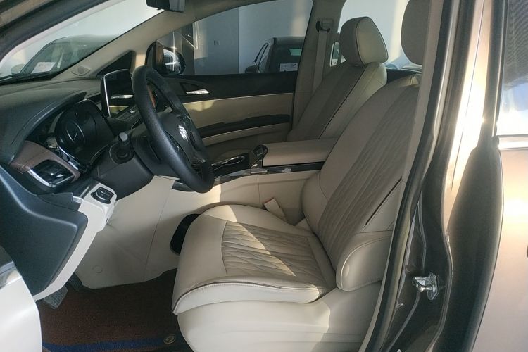 别克GL8 2022款 陆上公务舱 652T 尊贵型中控内饰19