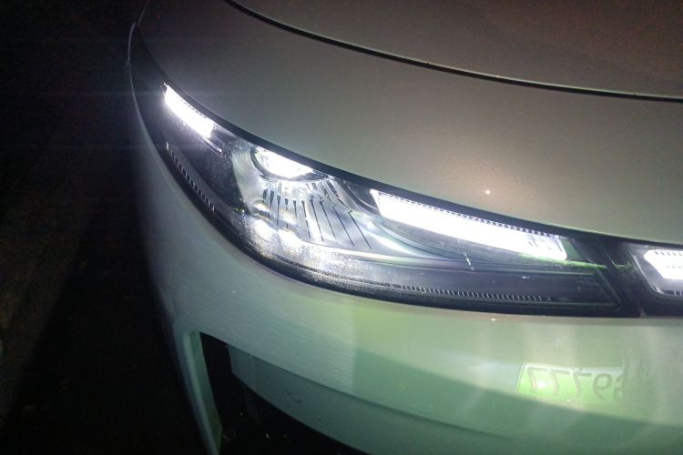 零跑汽车 零跑C16 2026款 纯电 630激光雷达智尊版 5座车身外观8