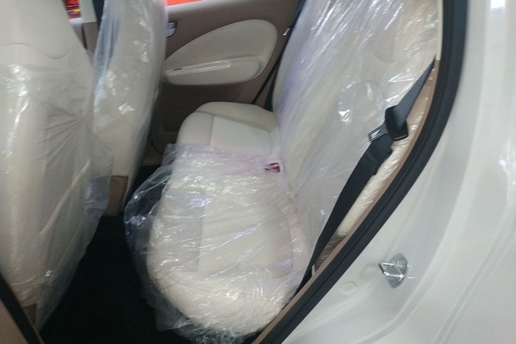 五菱汽车 宏光MINIEV 2025款 四门版 进阶款中控内饰7004