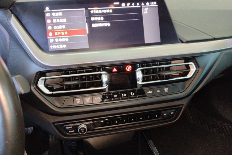 宝马2系(进口) 2023款 225i 四门轿跑车 M运动套装中控内饰16