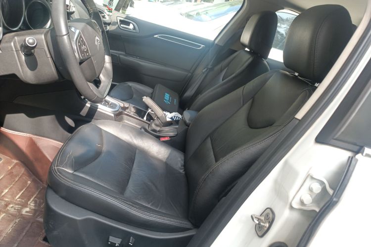 雪铁龙C4L 2015款 1.2T 自动尊贵版局部细节19