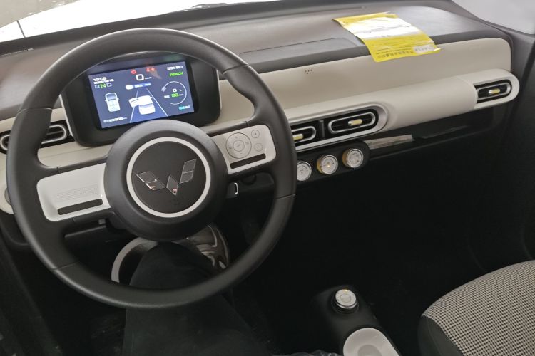 五菱汽车 宏光MINIEV 2024款 第三代 215km 青春版中控内饰12