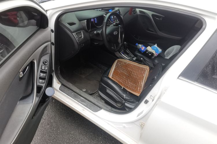 现代 朗动 2013款 1.6L 自动领先型中控内饰20