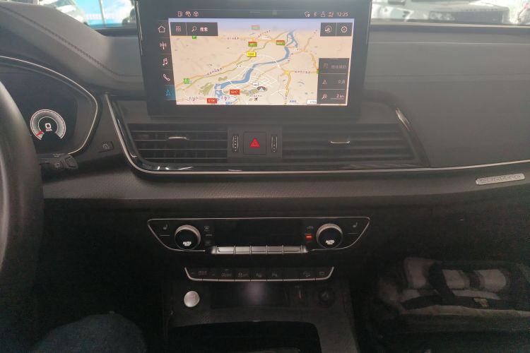 奥迪Q5L 2022款 改款 40T 豪华动感型中控内饰16