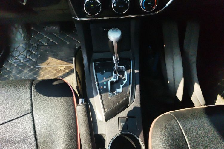 丰田 卡罗拉 2014款 1.6L CVT GL中控内饰18