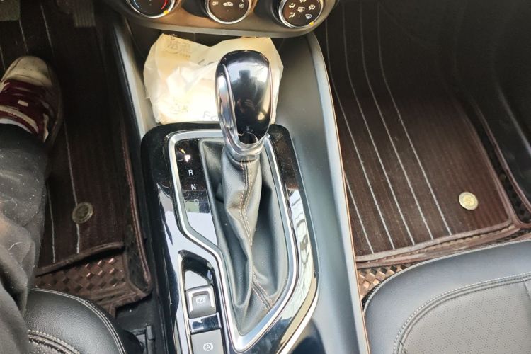 别克 威朗 2022款 Pro 533T 乐享版中控内饰18