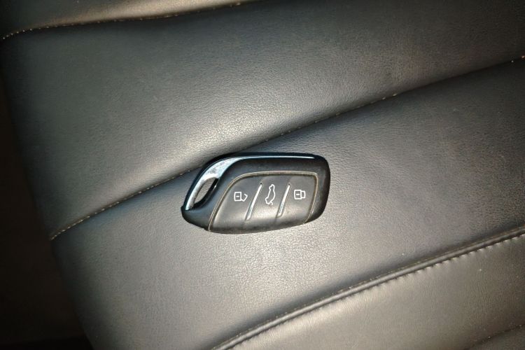 荣威RX5 eMAX 2020款 500PHEV 4G互联豪华版中控内饰11