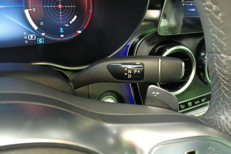 奔驰C级 2020款 改款 C 200 L 时尚型运动版中控内饰18