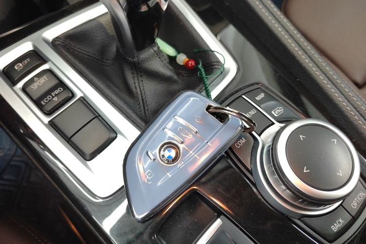 宝马1系 2021款 120i M运动曜夜版中控内饰11