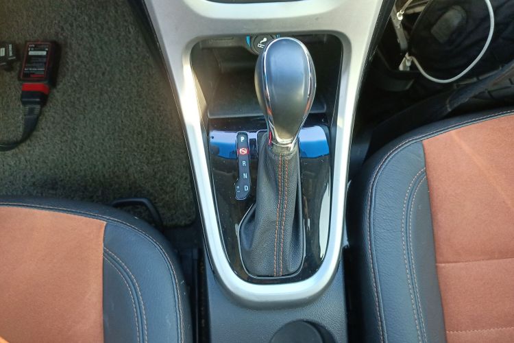 别克 英朗 2014款 XT 1.6T 自动时尚运动版局部细节18