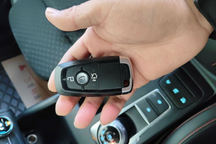 福特 福克斯 2019款 三厢 EcoBoost 180 自动ST Line中控内饰11