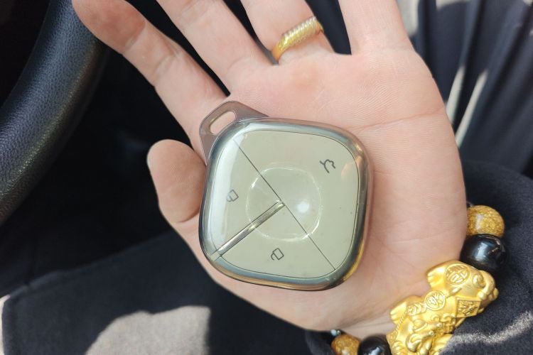 五菱汽车 五菱缤果 2024款 333km 悦享款中控内饰11