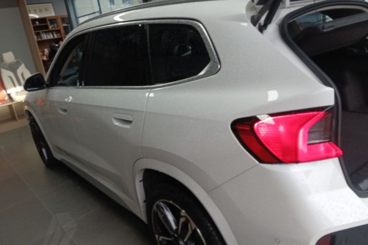 宝马X1 2024款 sDrive25Li M运动套装车身外观4