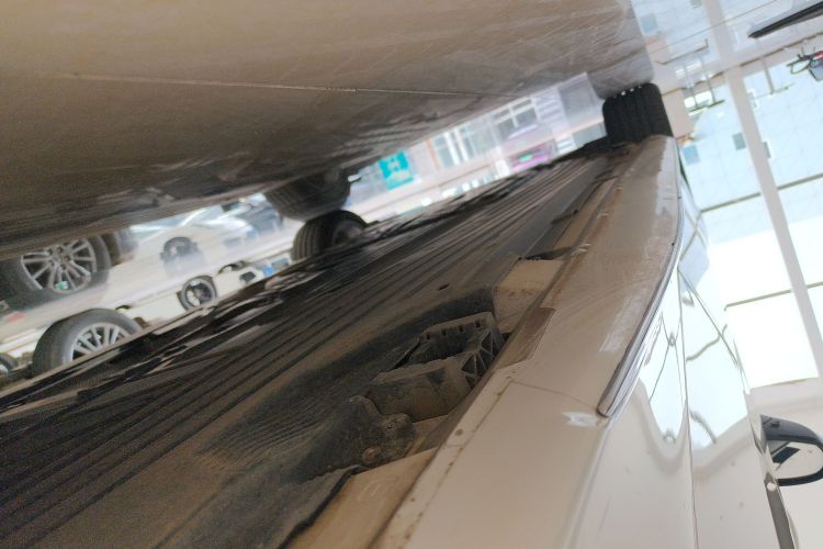 奔驰C级 2022款 改款 C 260 L 皓夜运动版局部细节9002