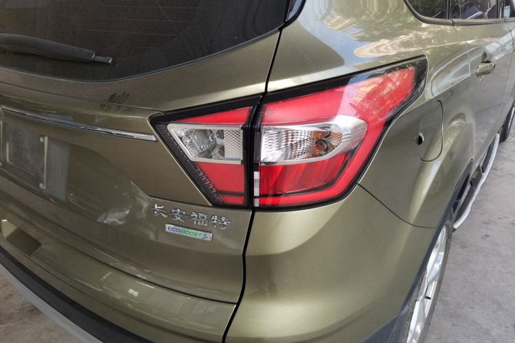 福特 翼虎 2017款 EcoBoost 180 两驱精翼型车身外观9