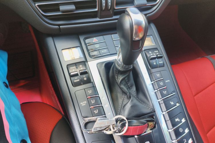 保时捷 2018款 Macan 2.0T中控内饰18