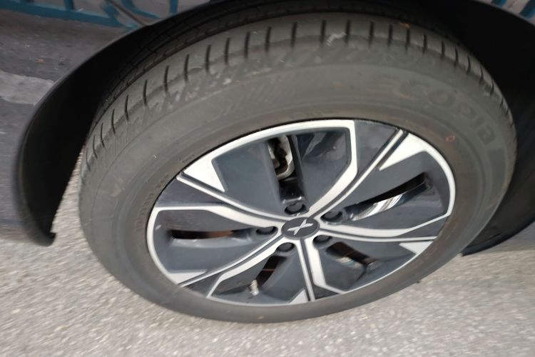 小鹏P5 2024款 500Pro版车身外观6008