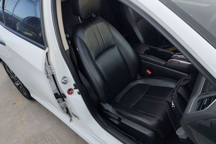 本田 思域 2016款 180TURBO CVT舒适版局部细节41