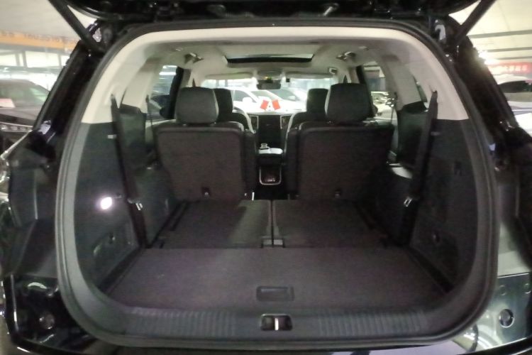 红旗HS7 2023款 2.0T 自动两驱旗享版 六座局部细节23