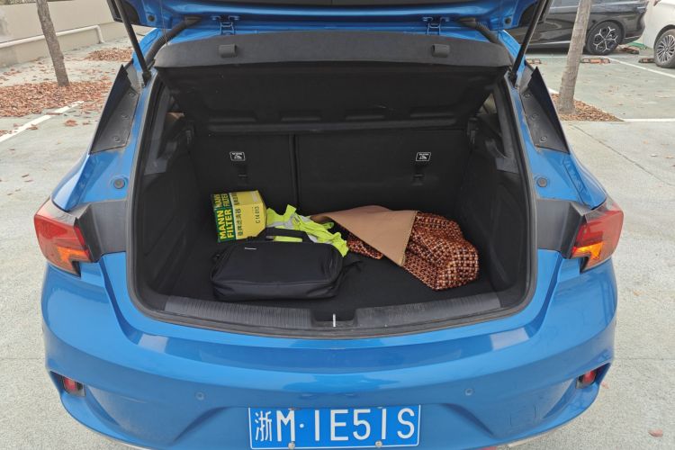 别克 威朗 2016款 两厢GS 20T 双离合燃情运动型机舱底盘23