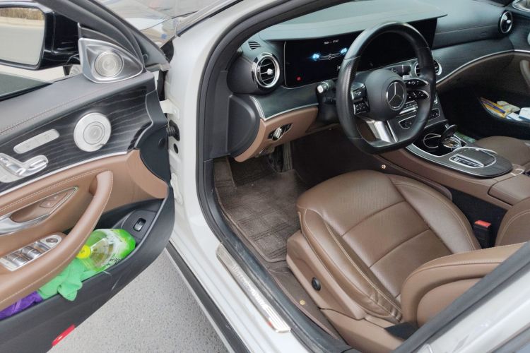 奔驰E级 2021款 改款 E 300 L 运动时尚型中控内饰20