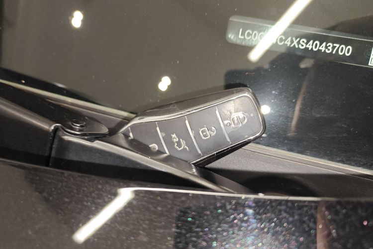 比亚迪 夏 2025款 DM-i 1.5T 180km 超越型中控内饰7001