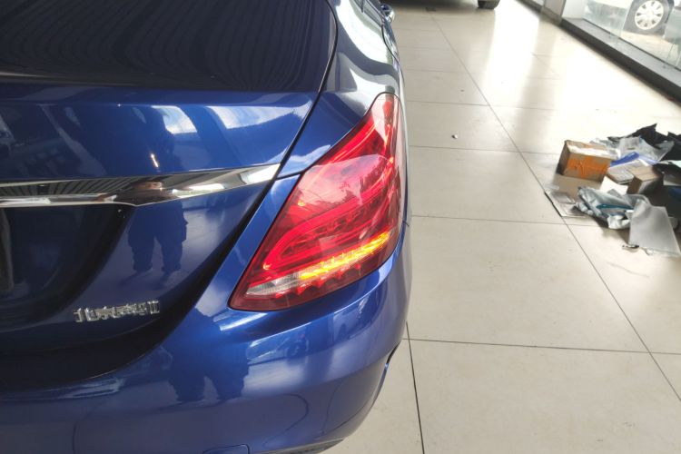 奔驰C级 2015款 改款 C 200 L 运动型车身外观9