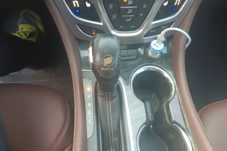 别克 昂科威 2015款 20T 四驱精英型中控内饰18