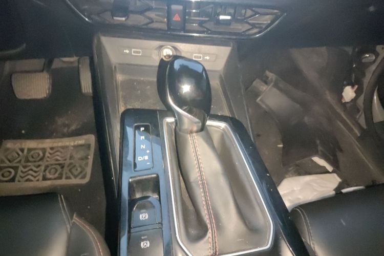 名爵 MG5 2022款 180DVVT CVT青春豪华版中控内饰18