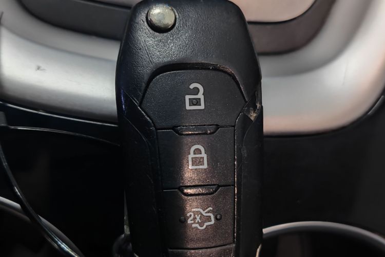 福特 蒙迪欧 2013款 1.5L GTDi180时尚型中控内饰11