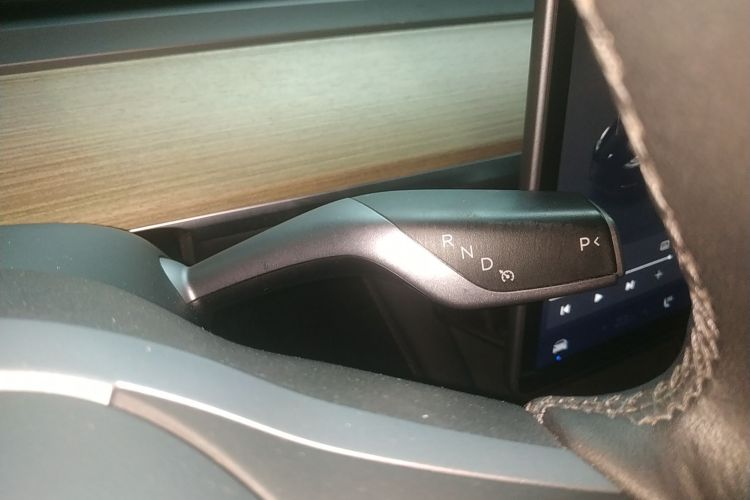 特斯拉 Model Y 2022款 改款 长续航全轮驱动版中控内饰18