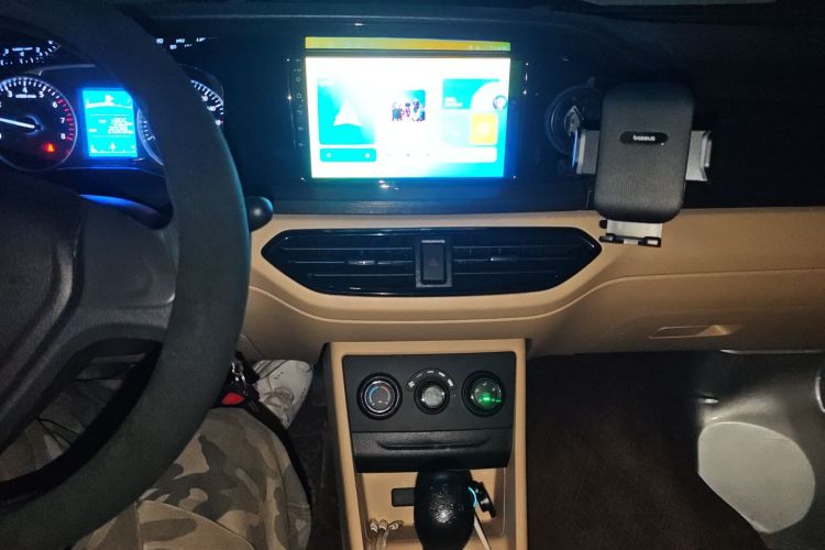 长安跨越 跨越星V3 2023款 1.5L汽油畅享型5座客车中控内饰16