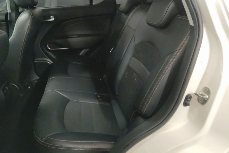 广汽传祺 传祺GS3 2019款 235T 自动精英版中控内饰21