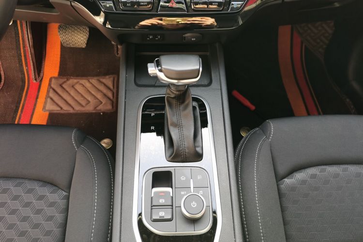 凯翼 炫界 2020款 改款 1.5L CVT趣中控内饰18