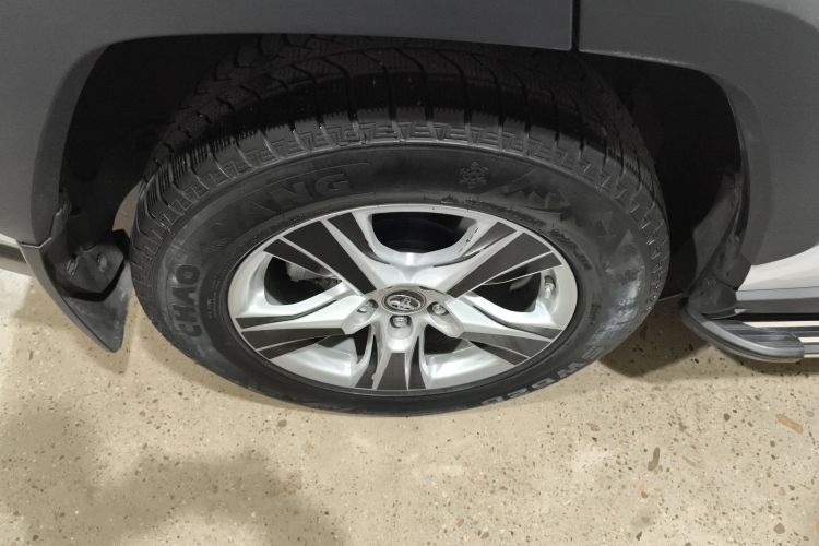 丰田 RAV4荣放 2022款 2.0L CVT两驱都市版车身外观6002