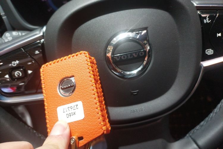 沃尔沃XC60新能源 2023款 T8 插电混动 长续航四驱智远豪华版中控内饰11