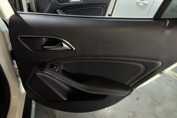 奔驰GLA 2015款 GLA 200 动感型中控内饰7006