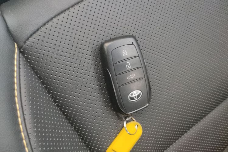 丰田bZ5 2025款 630 MAX智行版中控内饰11