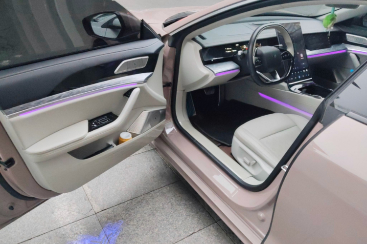 哪吒汽车 哪吒S 2022款 增程版 1160km 后驱中版中控内饰20