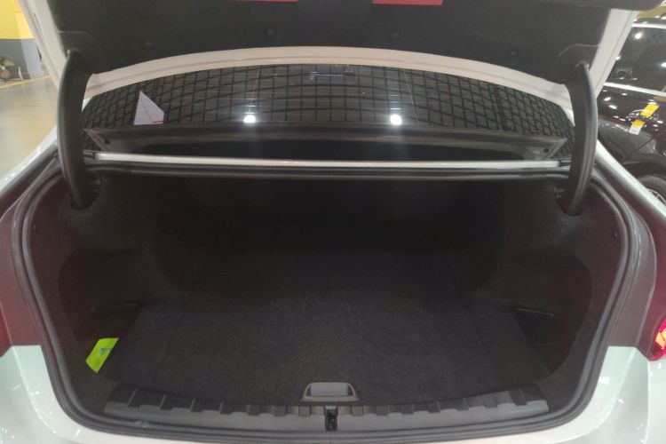 宝马i3 2024款 eDrive 40 L 曜夜套装机舱底盘23