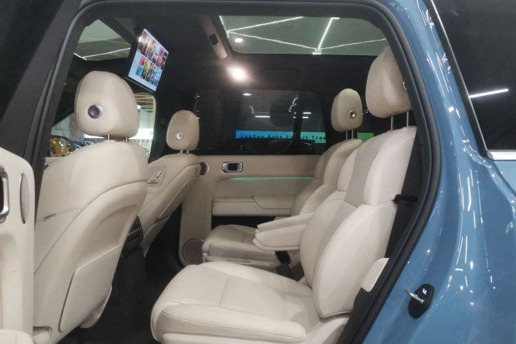 理想汽车 理想L9 2022款 Max中控内饰7004