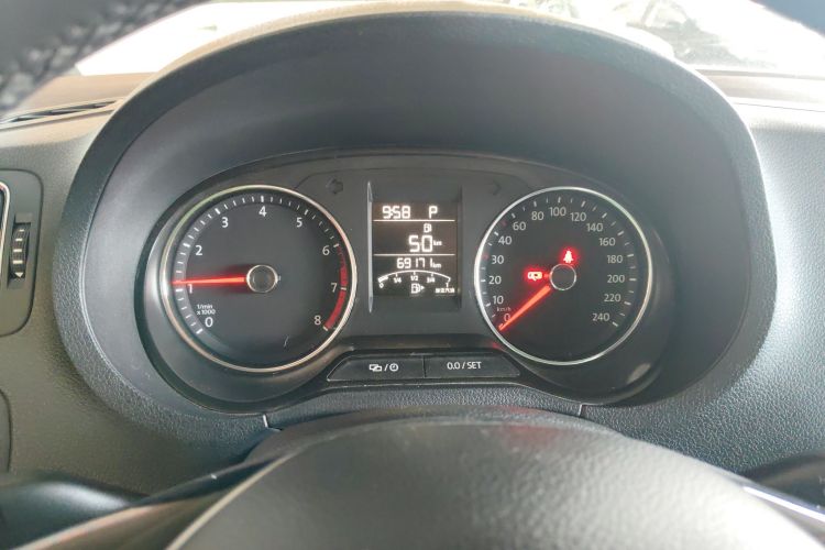 大众 Polo 2016款 1.6L 自动舒适型中控内饰14