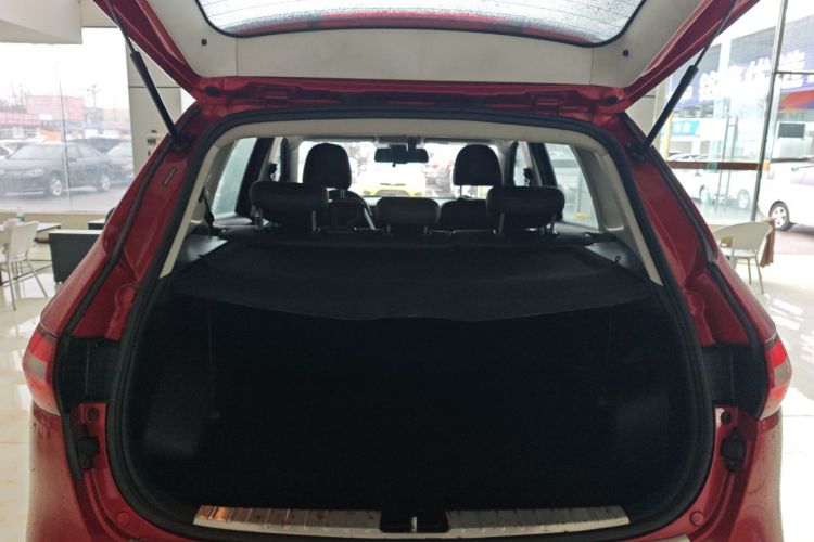 一汽 森雅R7 2016款 1.6L 手动尊贵型机舱底盘23