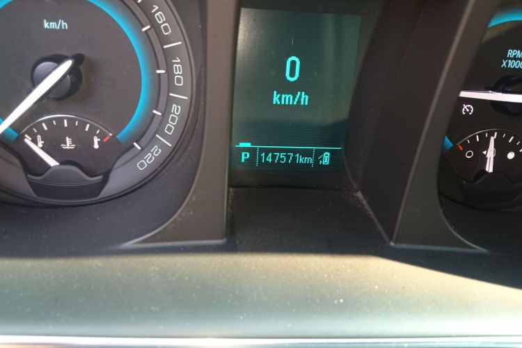 别克GL8 2014款 3.0L GT豪华商务豪雅版中控内饰15